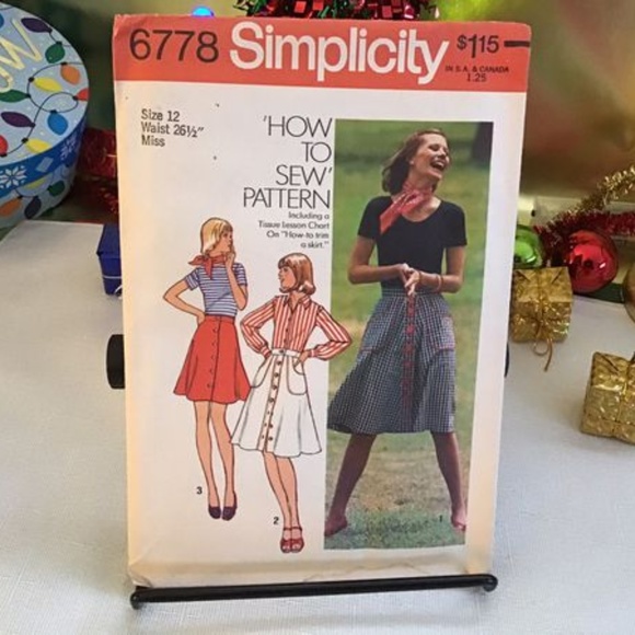 4 Simplicity Vintage Clothes Patterns - Picture 4 of 4